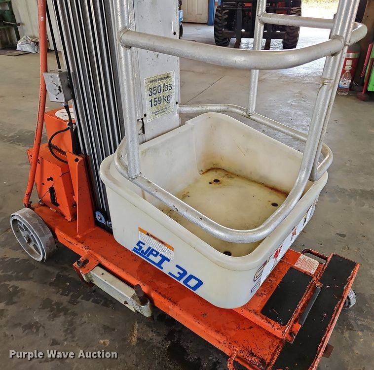 image for item OJ9820 1996 Skyjack SJPI30 vertical lift