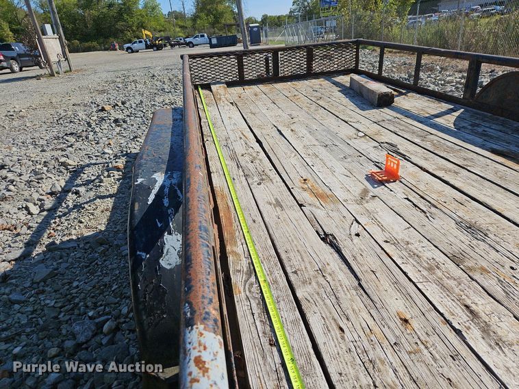 image for item OK9943 2009 Top Hat utility trailer