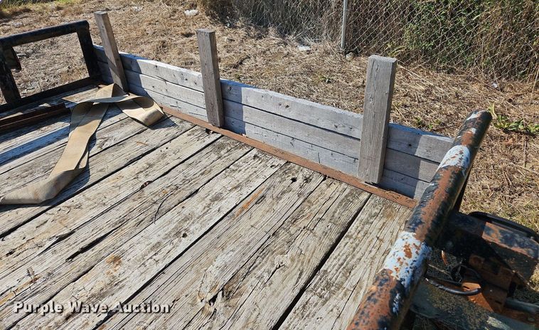 image for item OK9943 2009 Top Hat utility trailer