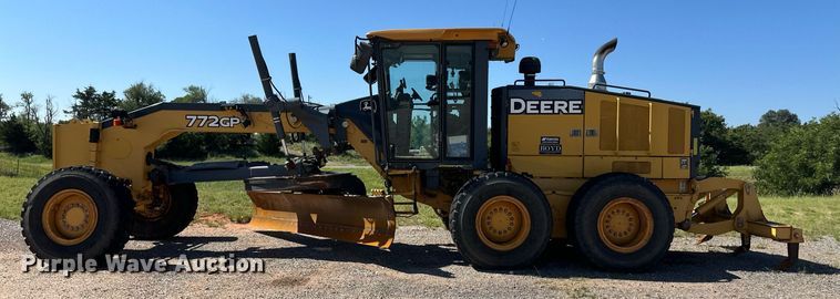 image for item OM9612 2013 John Deere 772GP motor grader