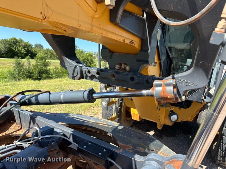 image for item OM9612 2013 John Deere 772GP motor grader