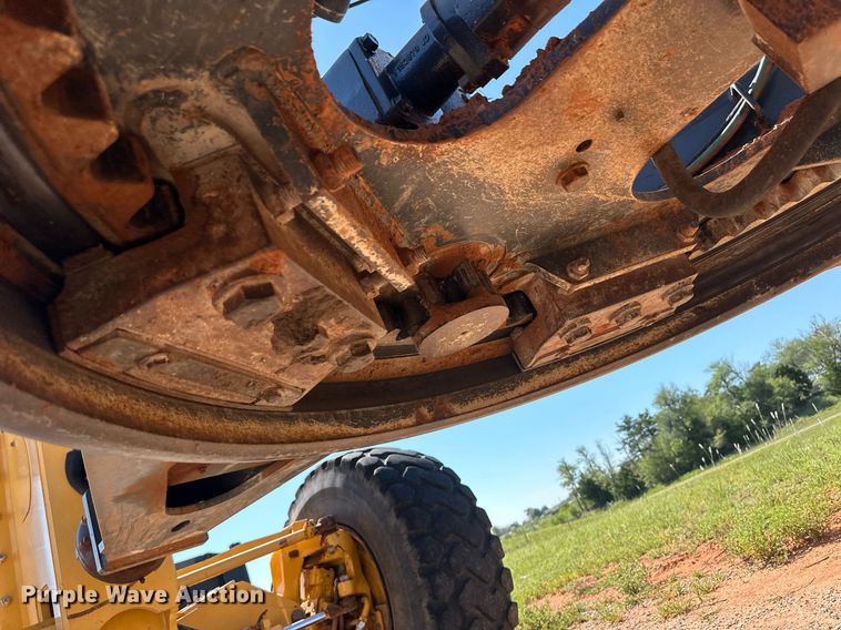 image for item OM9612 2013 John Deere 772GP motor grader