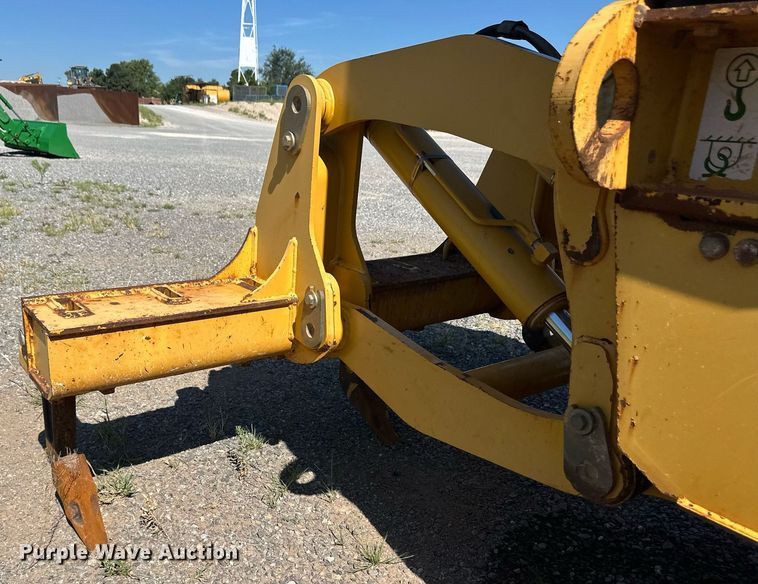 image for item OM9612 2013 John Deere 772GP motor grader