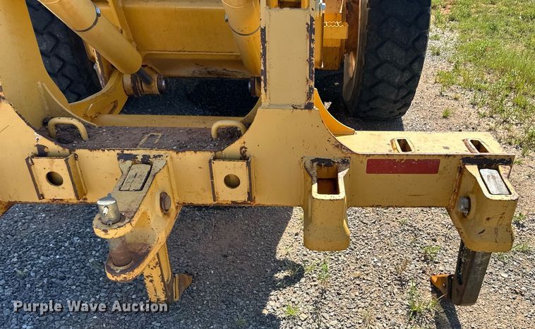 image for item OM9612 2013 John Deere 772GP motor grader