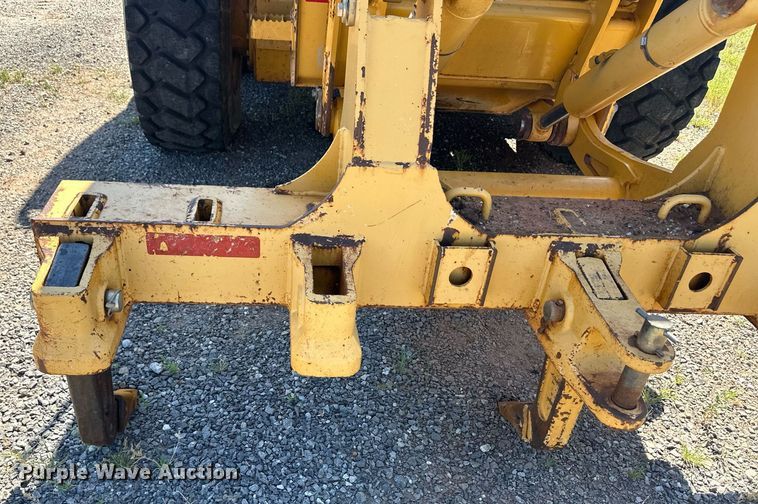 image for item OM9612 2013 John Deere 772GP motor grader