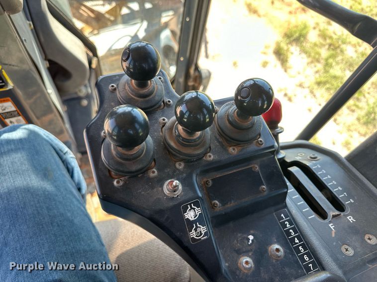 image for item OM9612 2013 John Deere 772GP motor grader