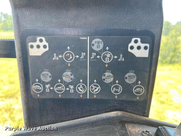 image for item OM9612 2013 John Deere 772GP motor grader