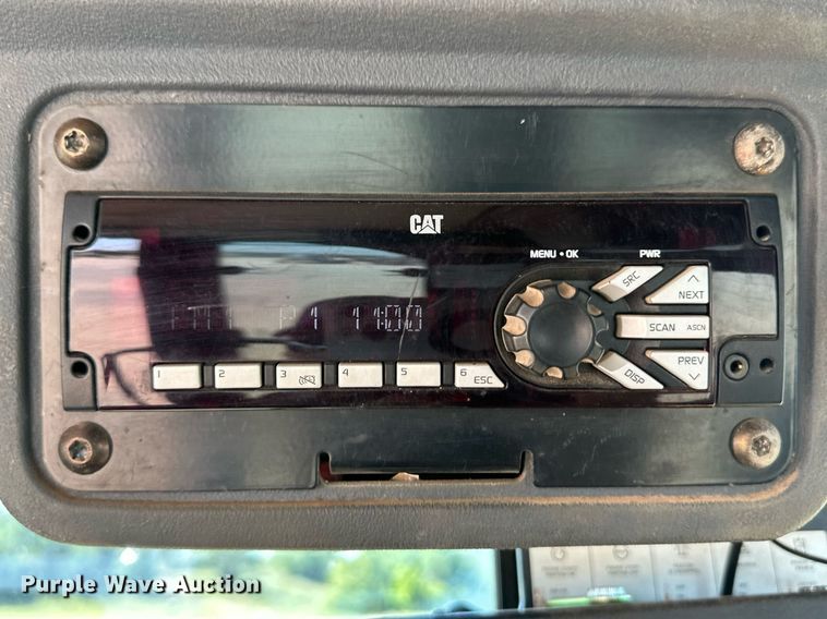 image for item OM9612 2013 John Deere 772GP motor grader