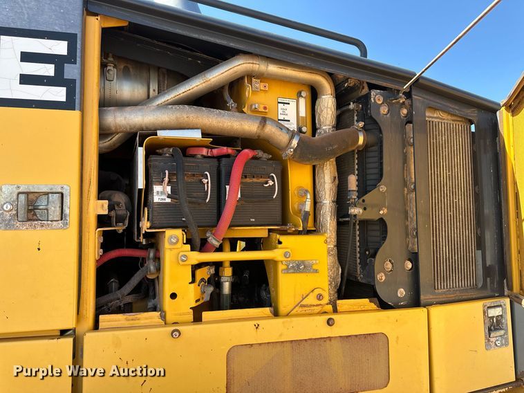 image for item OM9612 2013 John Deere 772GP motor grader