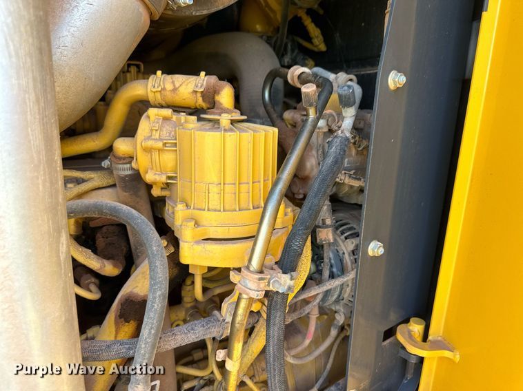image for item OM9612 2013 John Deere 772GP motor grader