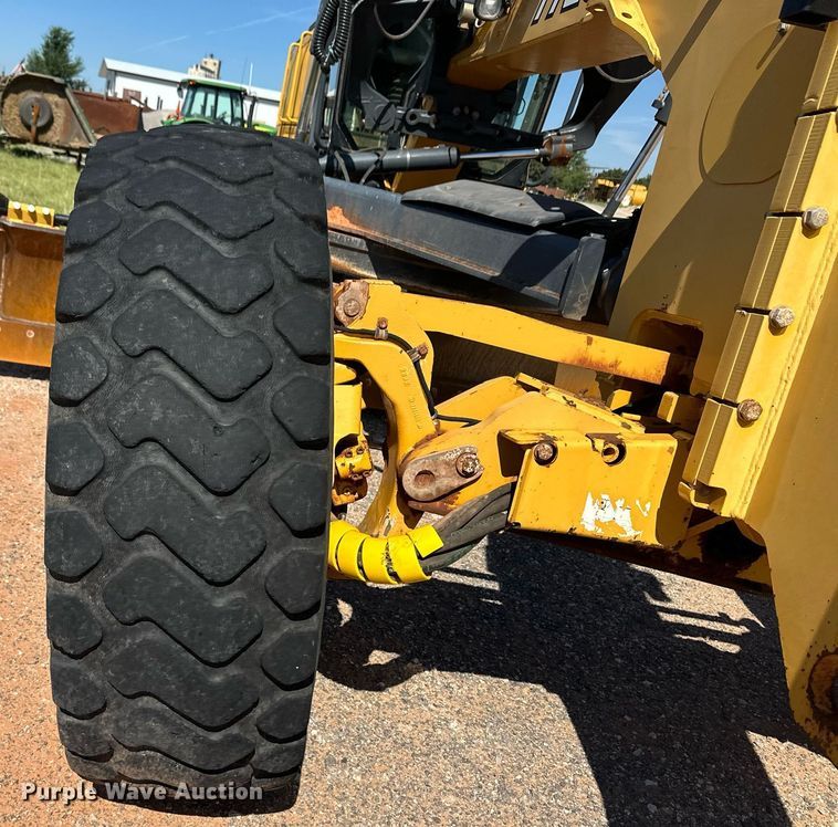 image for item OM9612 2013 John Deere 772GP motor grader