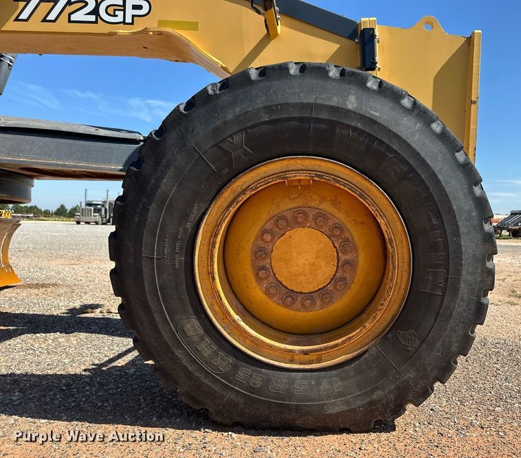 image for item OM9612 2013 John Deere 772GP motor grader