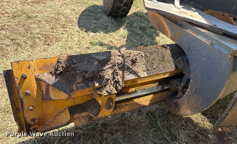 image for item OM9613 2009 John Deere 772D motor grader