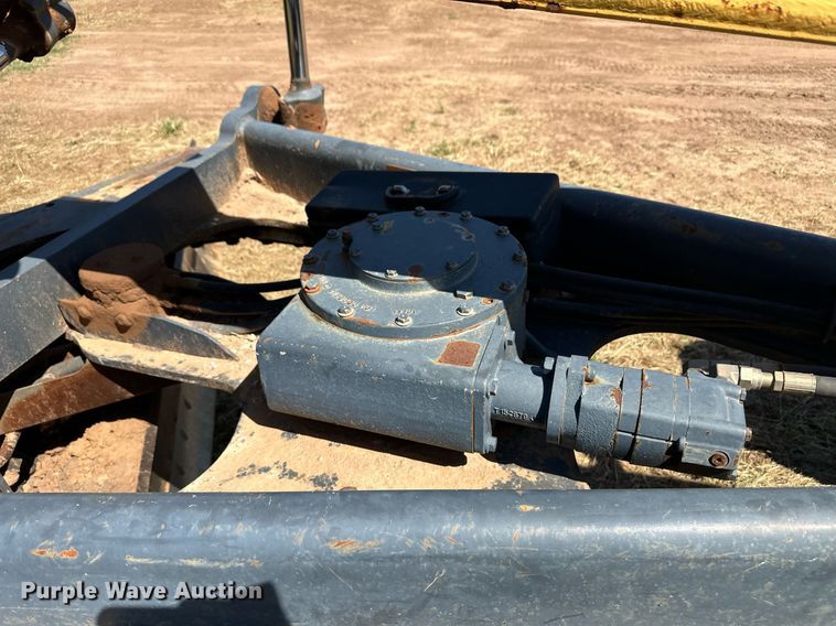 image for item OM9613 2009 John Deere 772D motor grader