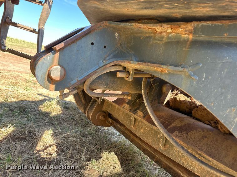 image for item OM9613 2009 John Deere 772D motor grader