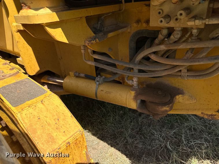 image for item OM9613 2009 John Deere 772D motor grader