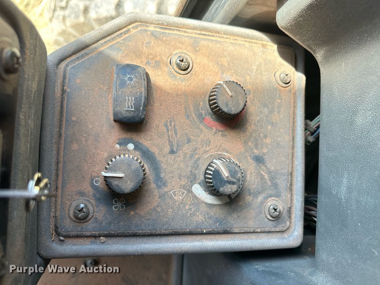 image for item OM9613 2009 John Deere 772D motor grader