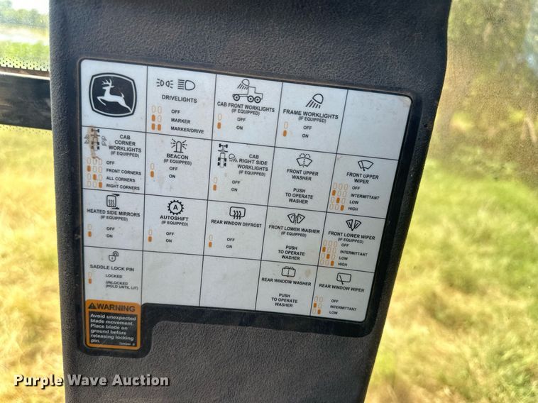 image for item OM9613 2009 John Deere 772D motor grader