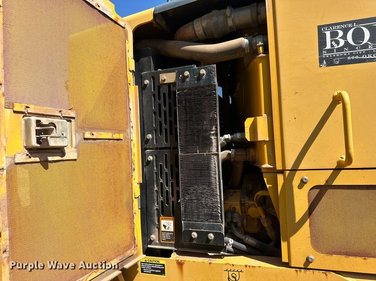 image for item OM9613 2009 John Deere 772D motor grader