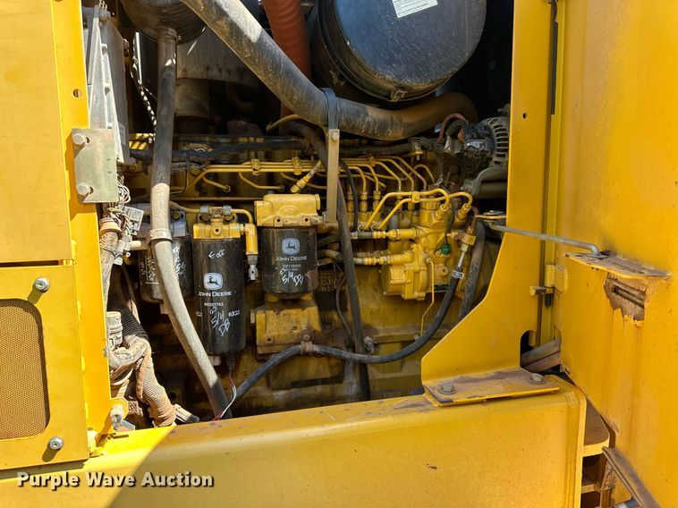 image for item OM9613 2009 John Deere 772D motor grader