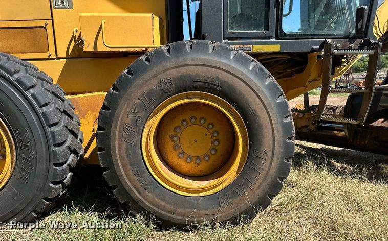 image for item OM9613 2009 John Deere 772D motor grader