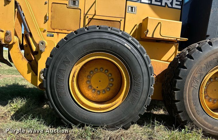 image for item OM9613 2009 John Deere 772D motor grader