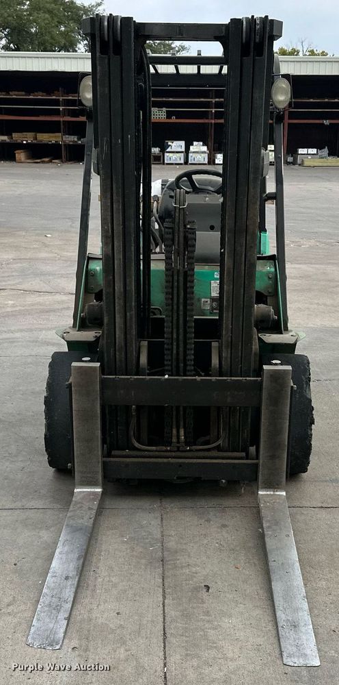 image for item OM9618 Mitsubishi FG30N-LP forklift
