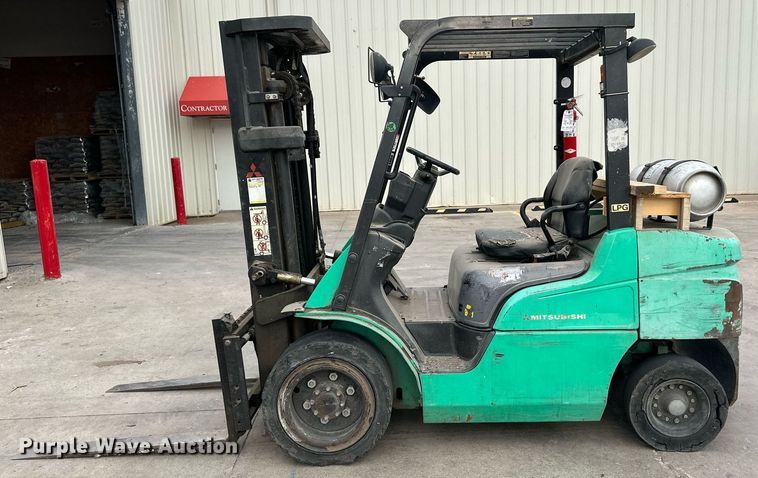 image for item OM9618 Mitsubishi FG30N-LP forklift