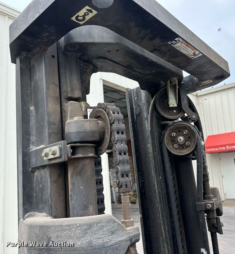 image for item OM9618 Mitsubishi FG30N-LP forklift