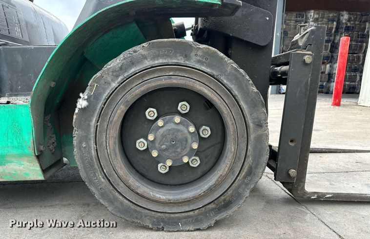 image for item OM9618 Mitsubishi FG30N-LP forklift