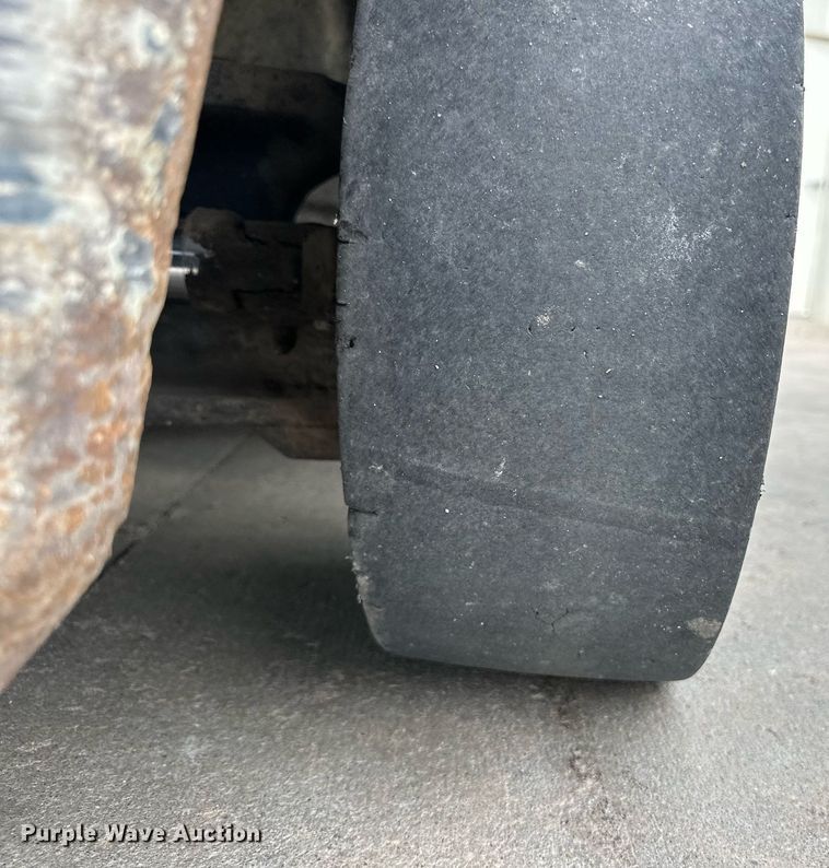 image for item OM9618 Mitsubishi FG30N-LP forklift