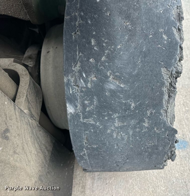 image for item OM9618 Mitsubishi FG30N-LP forklift