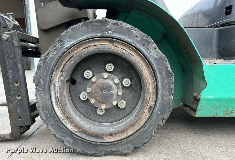 image for item OM9618 Mitsubishi FG30N-LP forklift