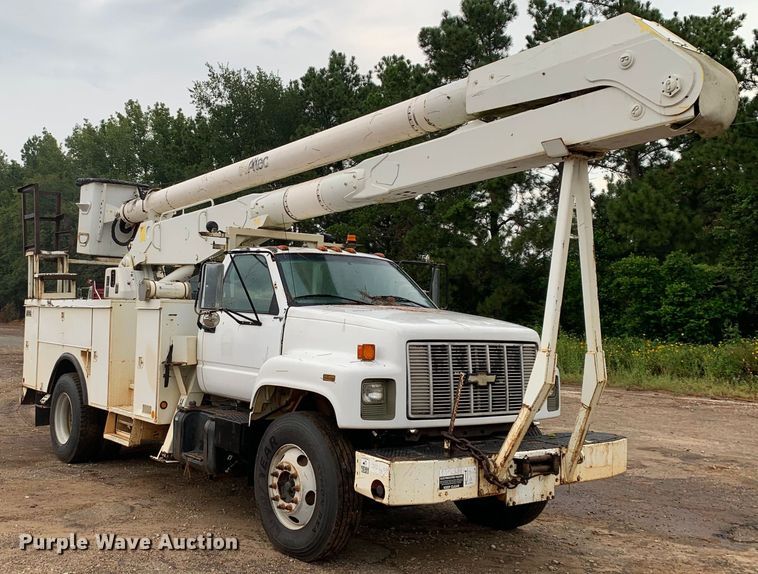 image for item DM1786 2002 Chevrolet C7500 bucket truck