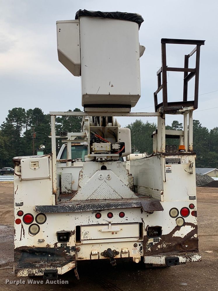 image for item DM1786 2002 Chevrolet C7500 bucket truck