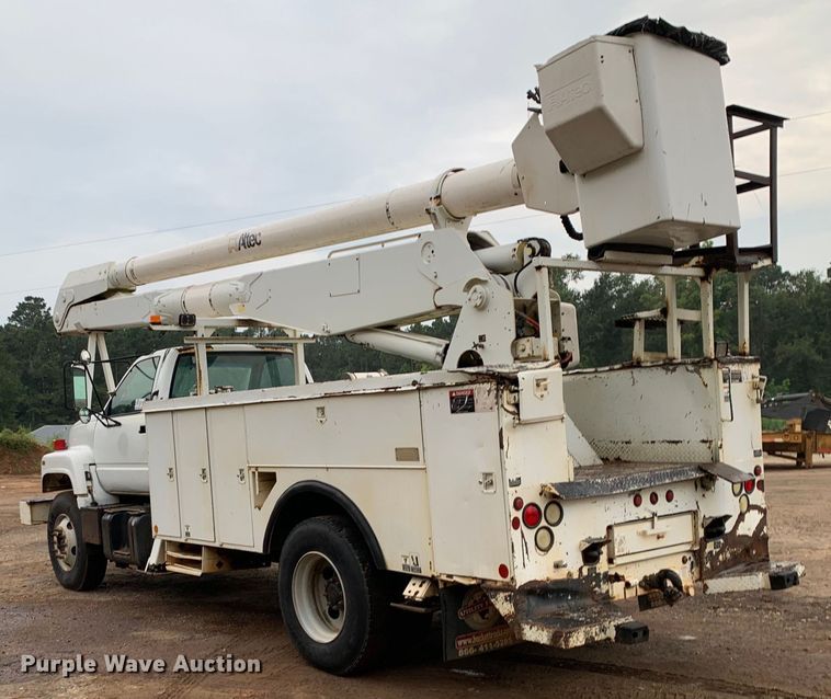 image for item DM1786 2002 Chevrolet C7500 bucket truck