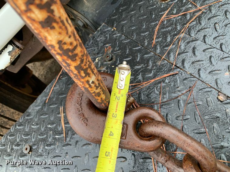 image for item DM1786 2002 Chevrolet C7500 bucket truck