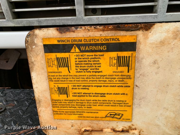 image for item DM1786 2002 Chevrolet C7500 bucket truck