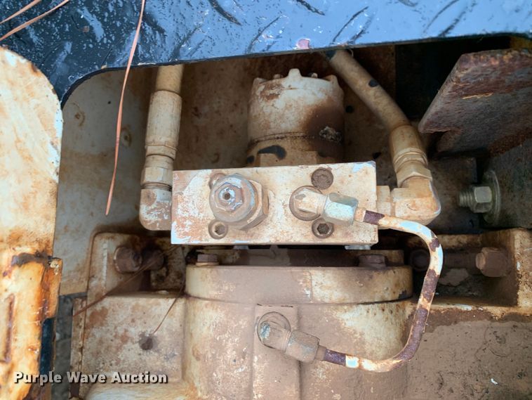 image for item DM1786 2002 Chevrolet C7500 bucket truck