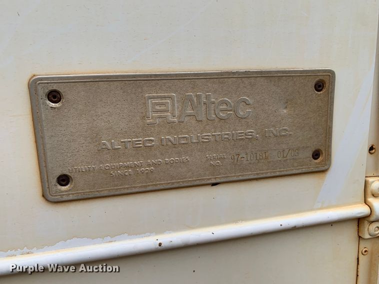 image for item DM1786 2002 Chevrolet C7500 bucket truck