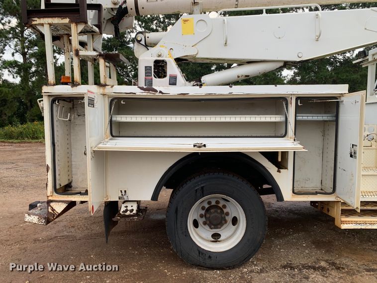 image for item DM1786 2002 Chevrolet C7500 bucket truck