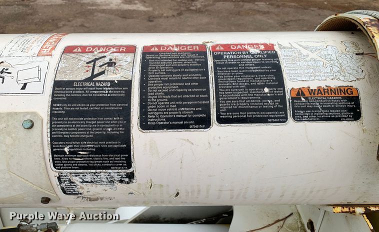 image for item DM1786 2002 Chevrolet C7500 bucket truck