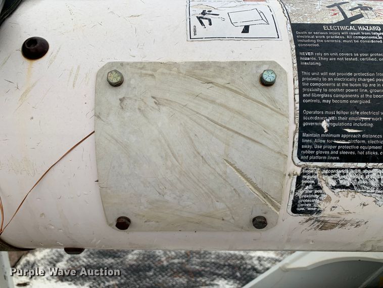 image for item DM1786 2002 Chevrolet C7500 bucket truck