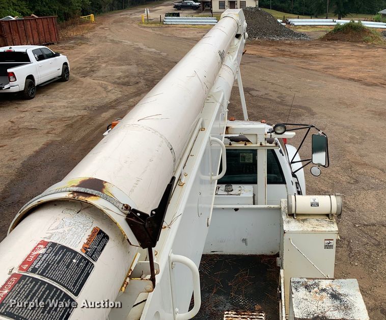 image for item DM1786 2002 Chevrolet C7500 bucket truck