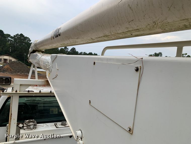 image for item DM1786 2002 Chevrolet C7500 bucket truck