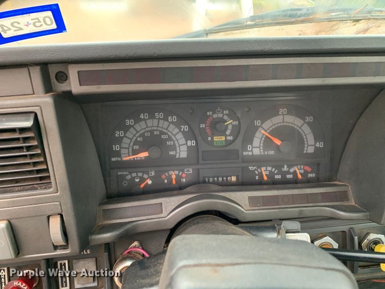 image for item DM1786 2002 Chevrolet C7500 bucket truck