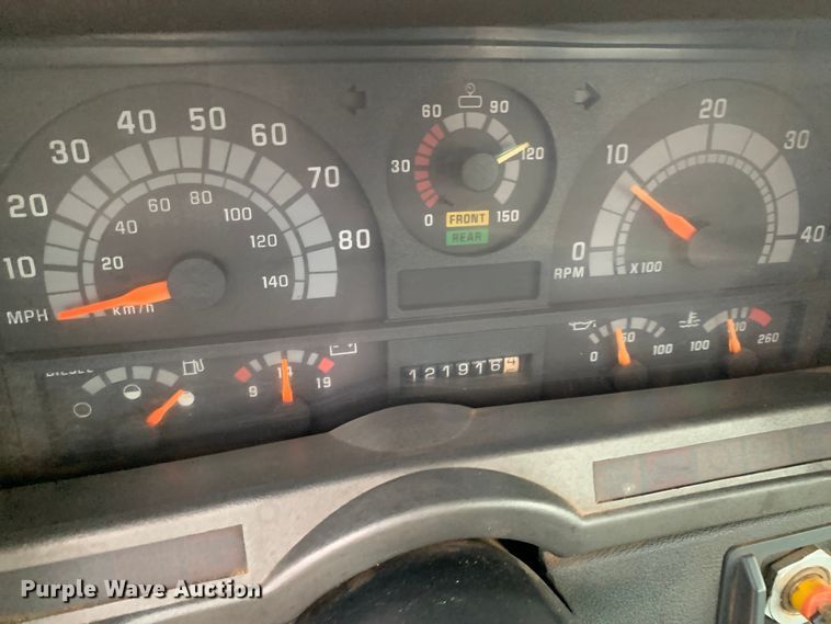 image for item DM1786 2002 Chevrolet C7500 bucket truck