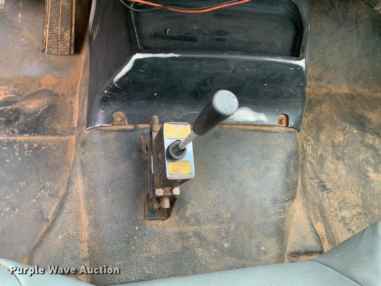 image for item DM1786 2002 Chevrolet C7500 bucket truck