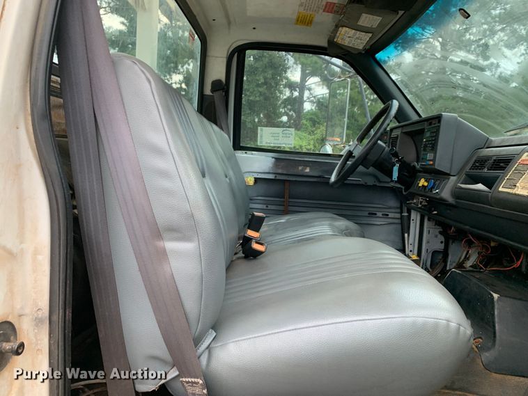 image for item DM1786 2002 Chevrolet C7500 bucket truck