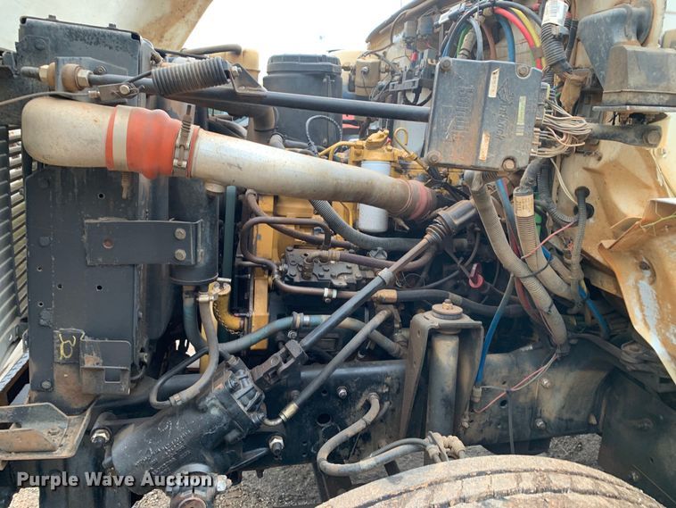 image for item DM1786 2002 Chevrolet C7500 bucket truck